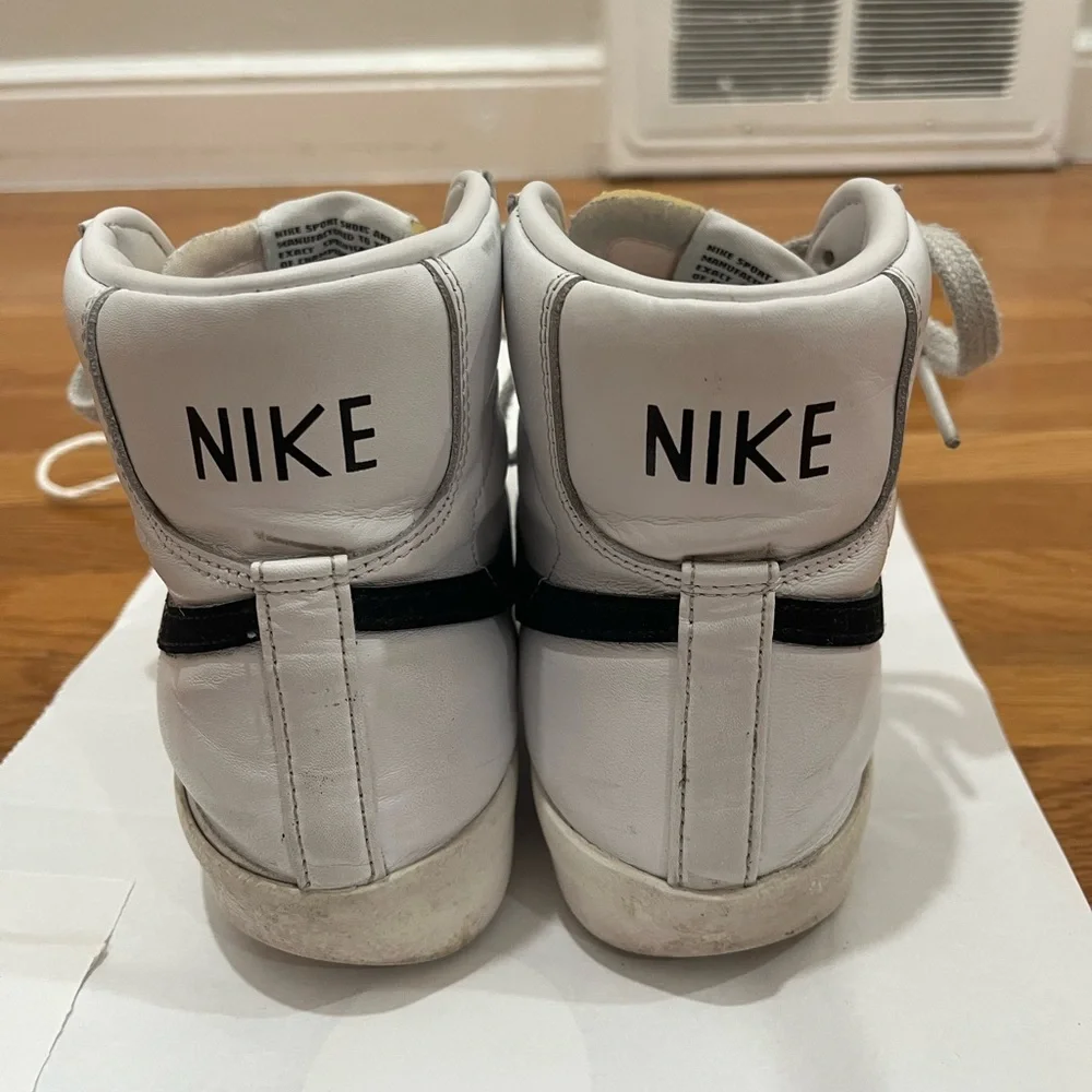 Nike Blazer Mid ‘77 - Picture 3 of 7